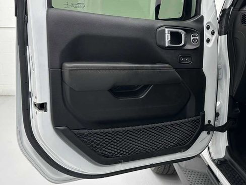 Used 2021 Jeep Wrangler Unlimited Sahara image 23