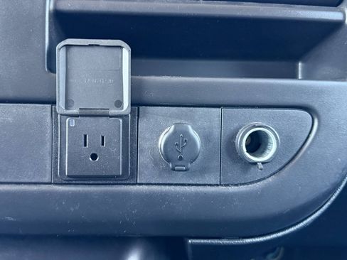 Used 2017 GMC Savana 2500 RWD image 24