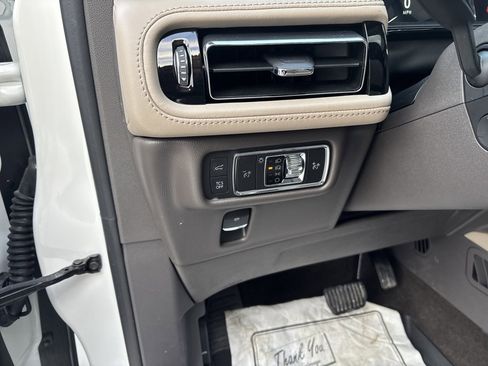 Used 2022 Lincoln Nautilus Reserve w/ Equipment Group 201A image 15