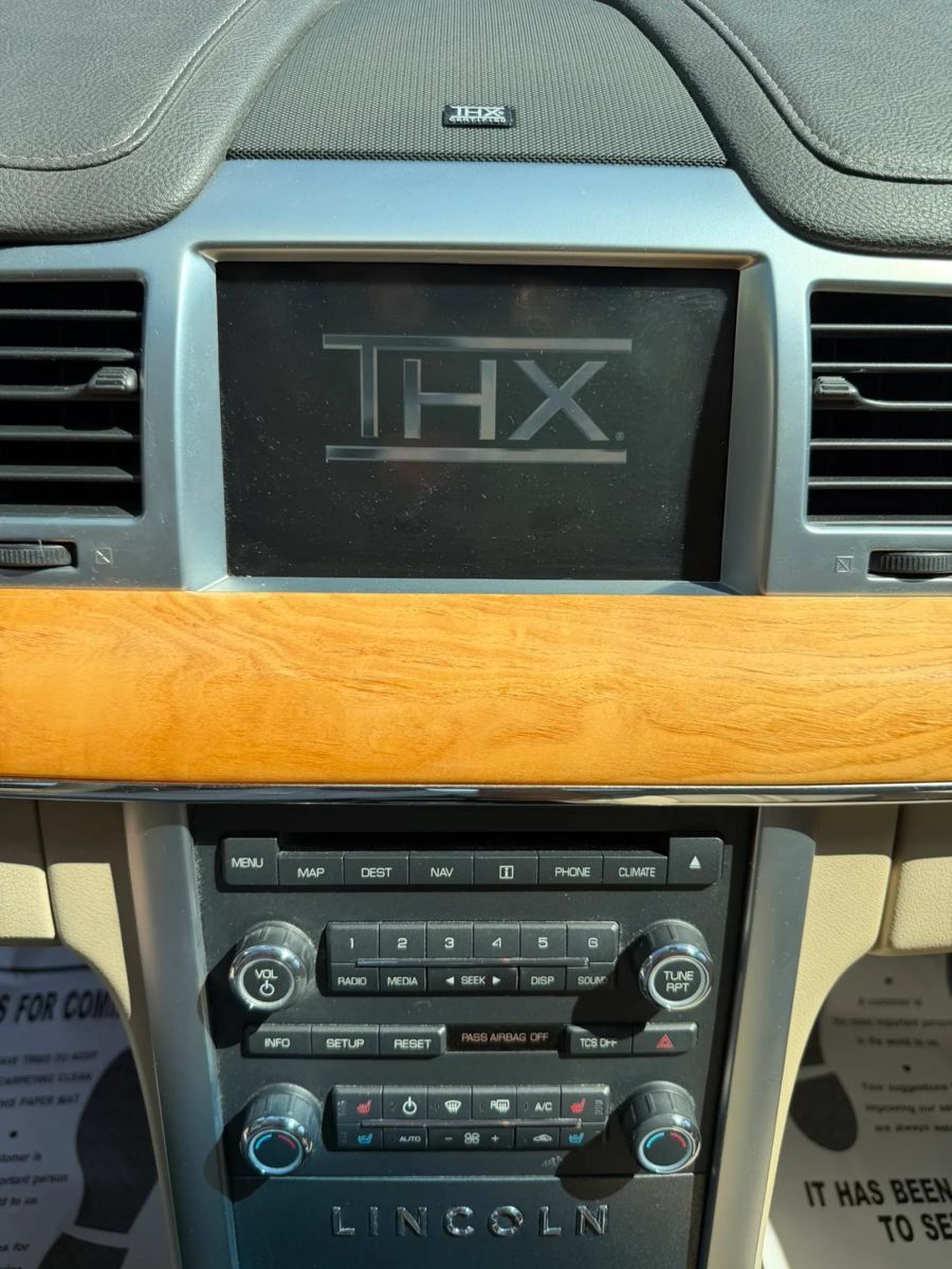 Used 2012 Lincoln MKS FWD image 15