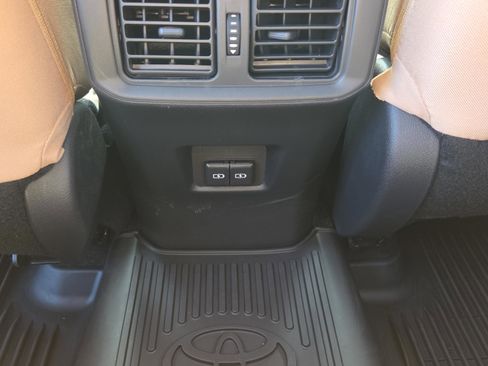 Certified 2025 Toyota RAV4 XLE FWD image 12
