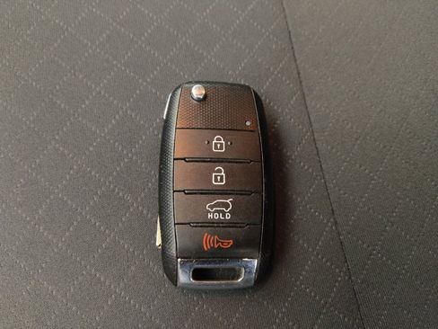 Used 2019 Kia Sorento L image 32