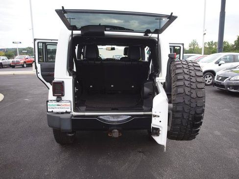 Used 2014 Jeep Wrangler Unlimited Sahara AWD/4WD image 5