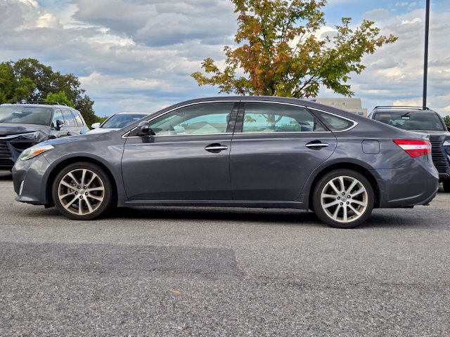 Used 2014 Toyota Avalon Limited w/ Technology Package FWD image 2