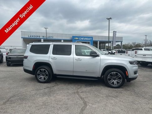 Used 2024 Jeep Wagoneer Series II w/ Flexible Seating Group AWD/4WD image 2