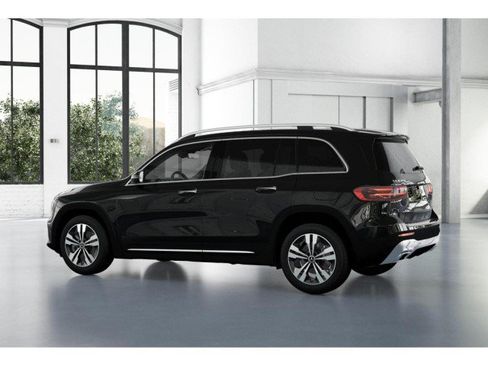Used 2025 Mercedes-Benz GLB 250 image 30