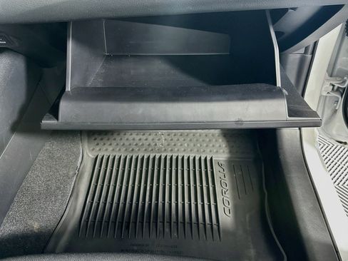 Certified 2026 Toyota Corolla SE FWD image 32