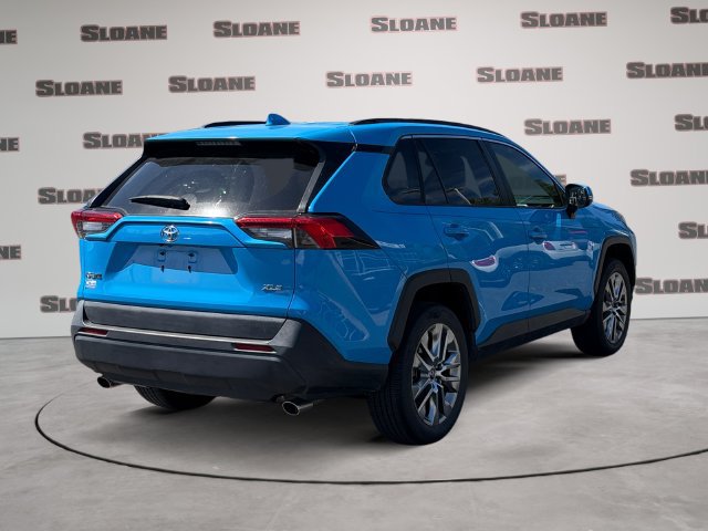 Used 2020 Toyota RAV4 XLE Premium FWD image 2