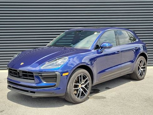 Certified 2023 Porsche Macan AWD/4WD image 1
