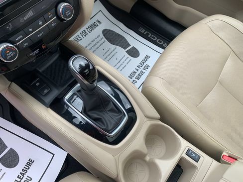 Used 2020 Nissan Rogue SL w/ Premium Package FWD image 25
