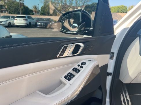 Used 2020 BMW X5 xDrive40i w/ M Sport Package image 13