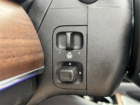 Used 2025 Mercedes-Benz GLS 450 4MATIC image 21