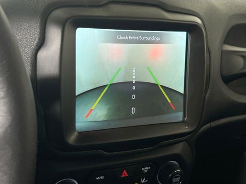 Used 2022 Jeep Renegade Altitude w/ Convenience Group image 13