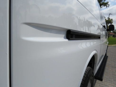 Used 2016 Chevrolet Express 3500 image 37