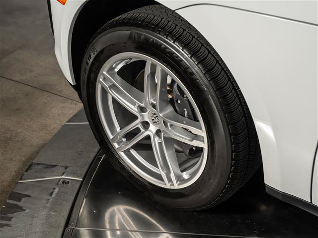 Used 2026 Porsche Macan AWD/4WD image 15