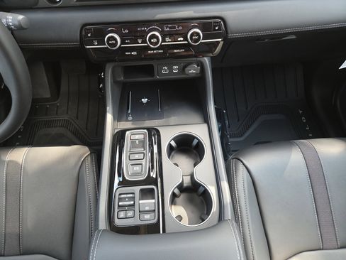 New 2025 Honda Pilot Touring image 30