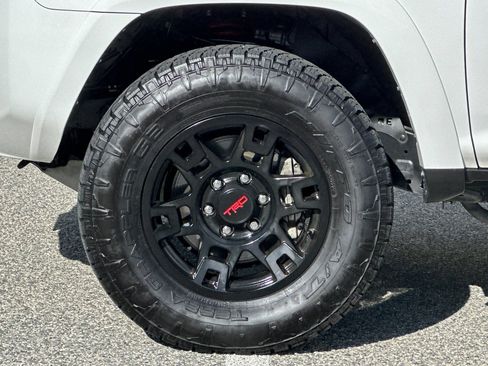 Used 2018 Toyota 4Runner SR5 image 25