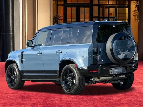 New 2026 Land Rover Defender 110 X-Dynamic SE AWD/4WD image 19