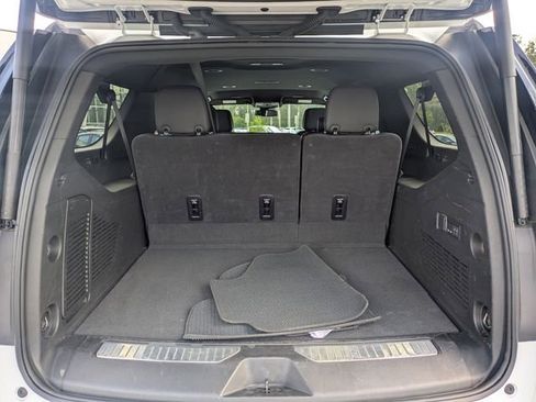Used 2025 GMC Yukon XL Denali AWD/4WD image 12