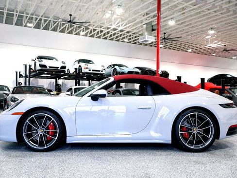 Used 2024 Porsche 911 Carrera 4S AWD/4WD image 3