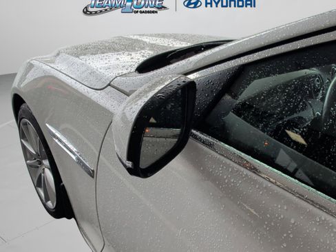 Used 2017 Jaguar XJ R-Sport image 13