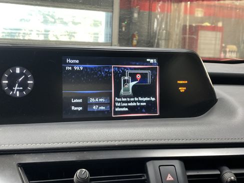 Used 2022 Lexus UX 200 image 8