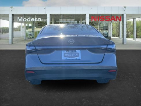 New 2026 Nissan Sentra SL image 4