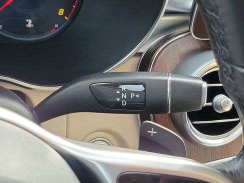 Used 2022 Mercedes-Benz GLC 300 4MATIC w/ Premium Package Lite image 32