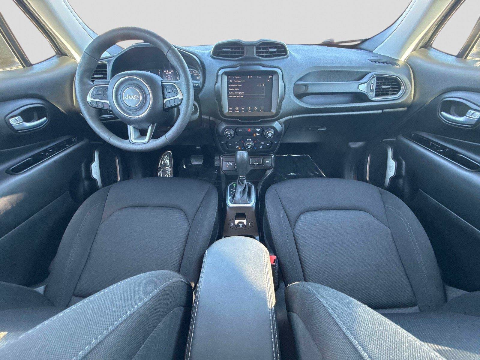 Certified 2023 Jeep Renegade Latitude AWD/4WD image 15