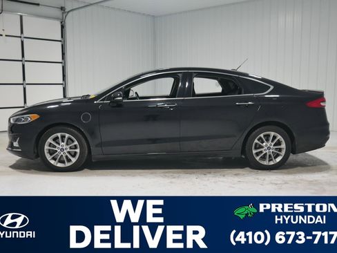 Used 2020 Ford Fusion Energi Titanium image 8