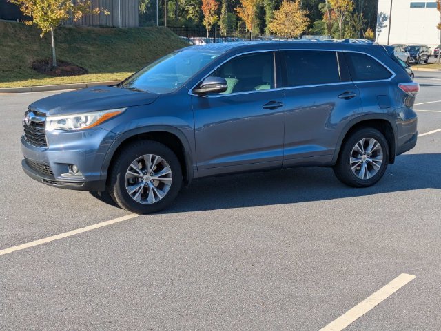 Used 2015 Toyota Highlander Plus FWD image 8