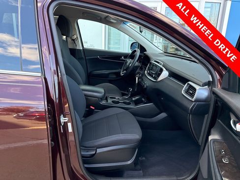 Used 2017 Kia Sorento LX image 25