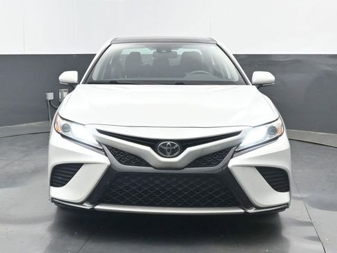 Used 2020 Toyota Camry XSE image 5