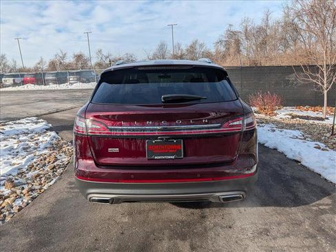 Certified 2022 Lincoln Nautilus Reserve image 4