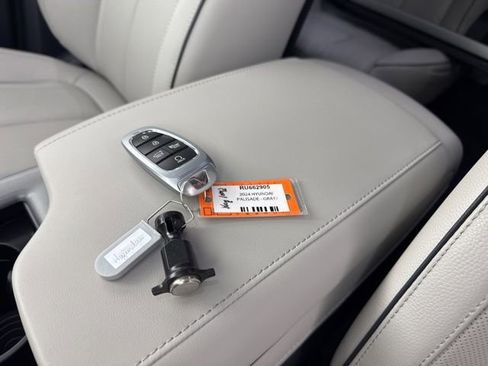 Used 2024 Hyundai Palisade Limited image 36