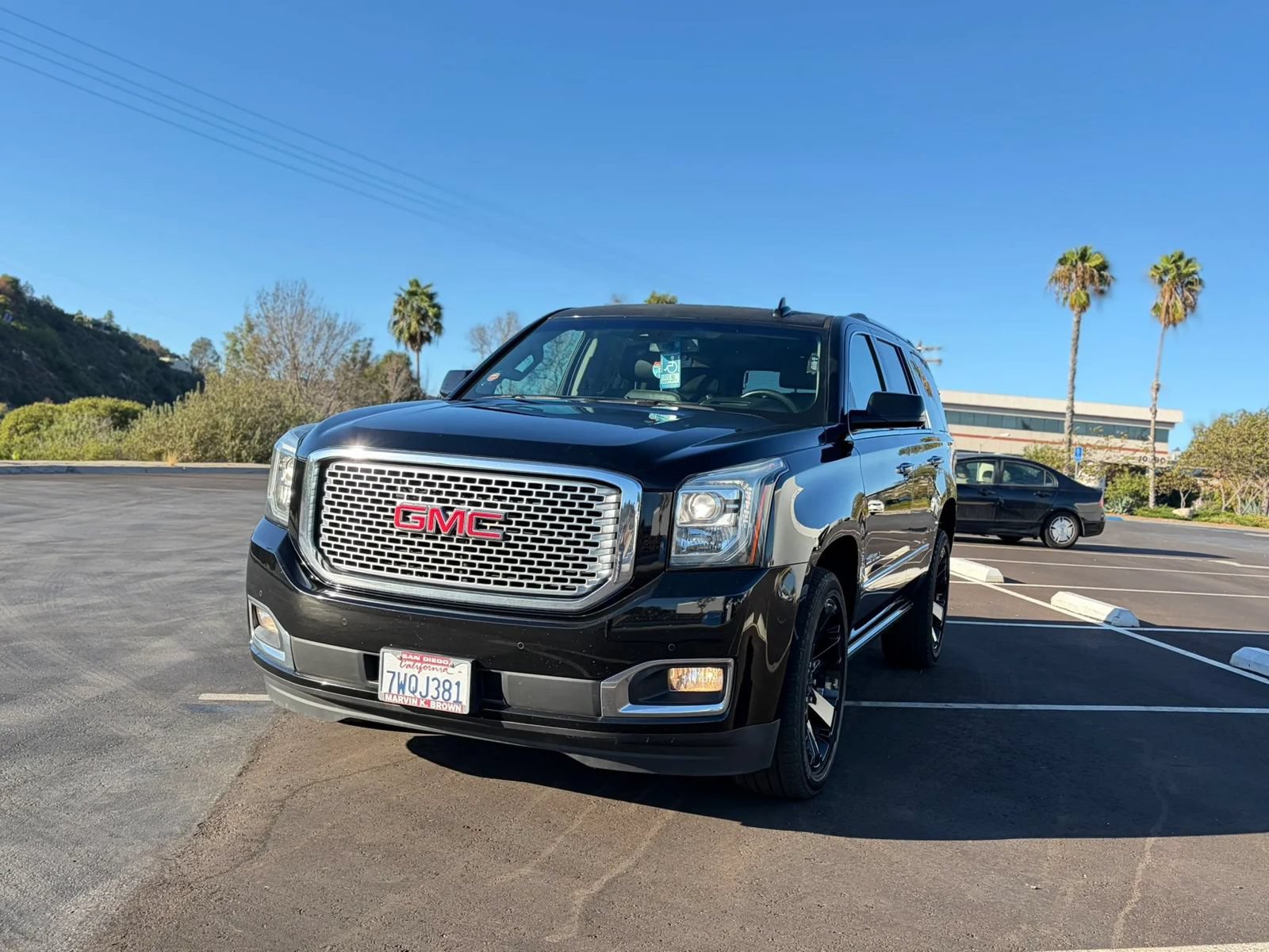 Used 2017 GMC Yukon Denali w/ Open Road Package RWD image 2