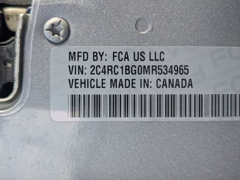 Used 2021 Chrysler Pacifica Touring-L image 36
