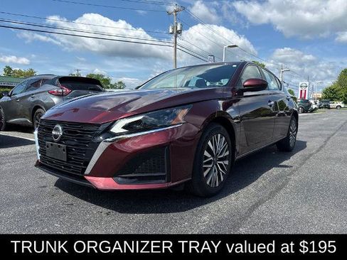 Certified 2024 Nissan Altima 2.5 SV w/ SV Premium Package AWD/4WD image 7