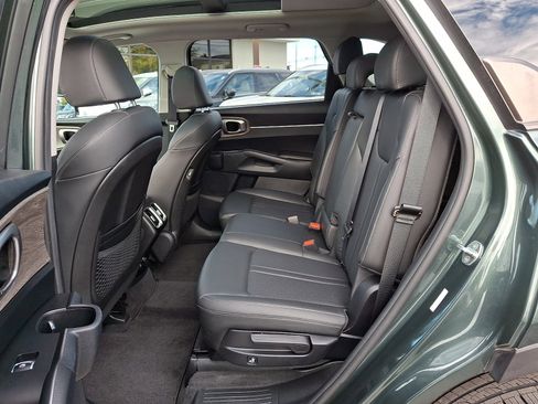 Used 2023 Kia Sorento S w/ Panoramic Sunroof Package image 11