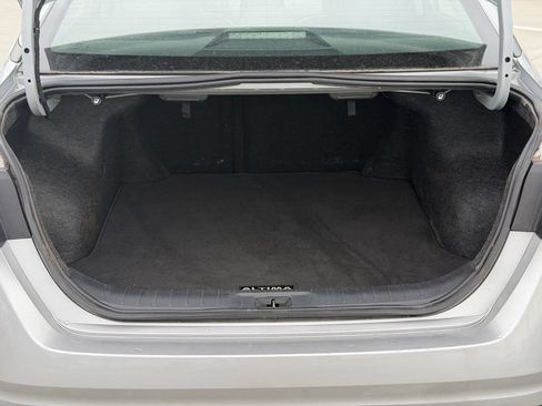 Used 2024 Nissan Altima 2.5 SV FWD image 24