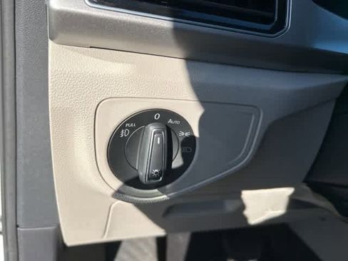 Used 2019 Volkswagen Atlas SEL image 18