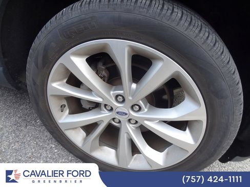 Used 2023 Ford Explorer Platinum w/ Technology Package AWD/4WD image 15