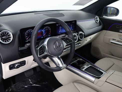Certified 2025 Mercedes-Benz GLA 250 4MATIC image 7