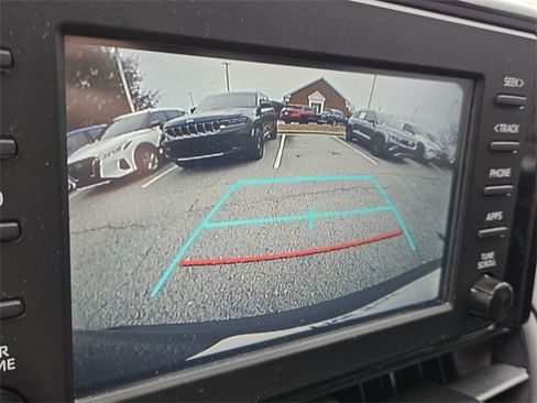 Used 2019 Toyota RAV4 LE image 20