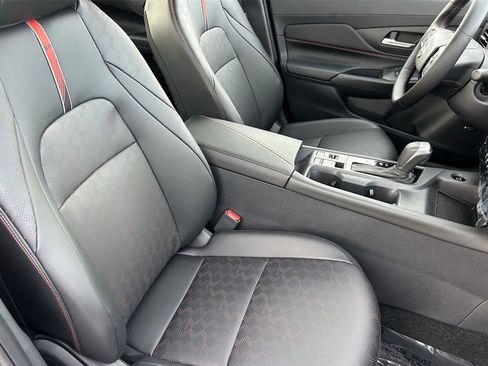 New 2026 Nissan Sentra SR w/ SR Premium Package FWD image 21
