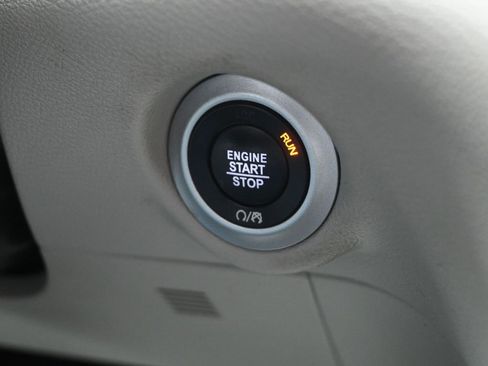 Used 2018 Chrysler Pacifica Touring Plus w/ Tire & Wheel Group image 23