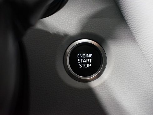 Certified 2025 Toyota Corolla SE image 23