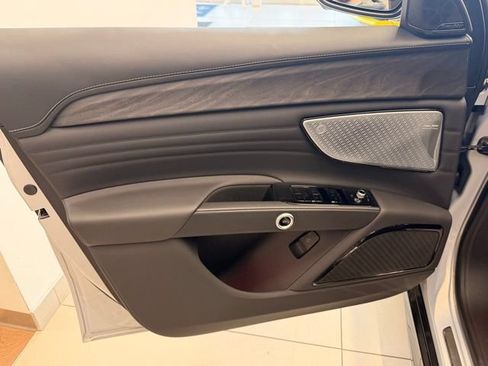 Used 2025 Maserati Grecale Modena AWD/4WD image 12
