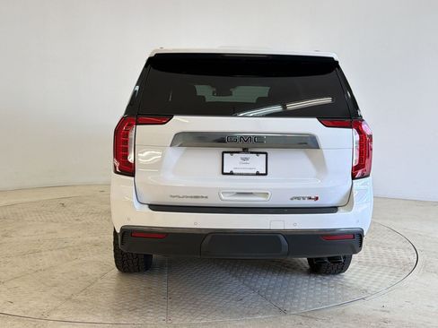 Used 2023 GMC Yukon AT4 w/ Technology Package AWD/4WD image 10