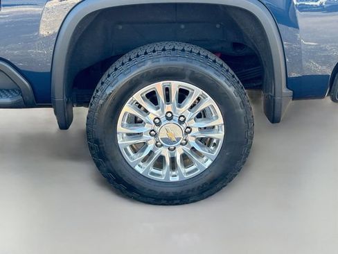 Used 2022 Chevrolet Silverado 2500 High Country w/ Z71 Off-Road Package AWD/4WD image 38